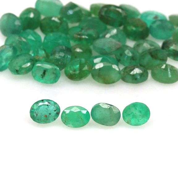 Rich emerald green 8.09ct 40pc Emerald set