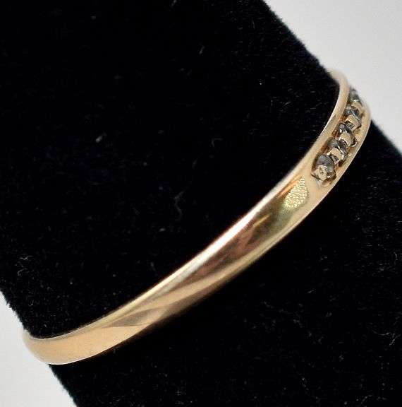 Simple 10K Yellow Gold Diamond Ring Band