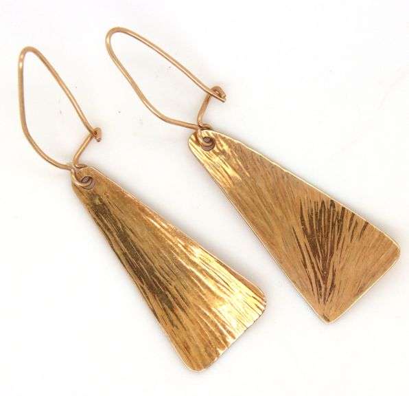 14kt Yellow gold dangle earrings