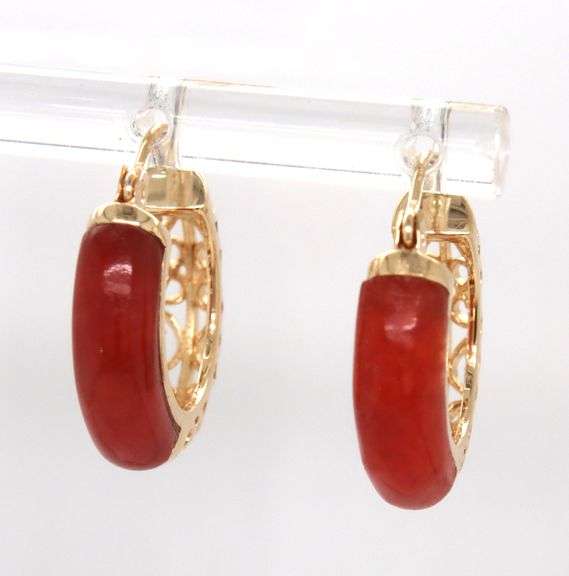 14kt Yellow gold small round red Jade hoops