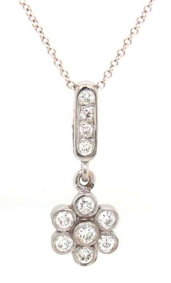 18kt White gold 0.50ctw diamond flower cluster pendant on chain
