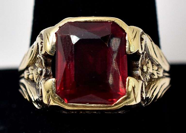 Amazing 10K Yellow Gold Synthetic Ruby Gemstone Ring