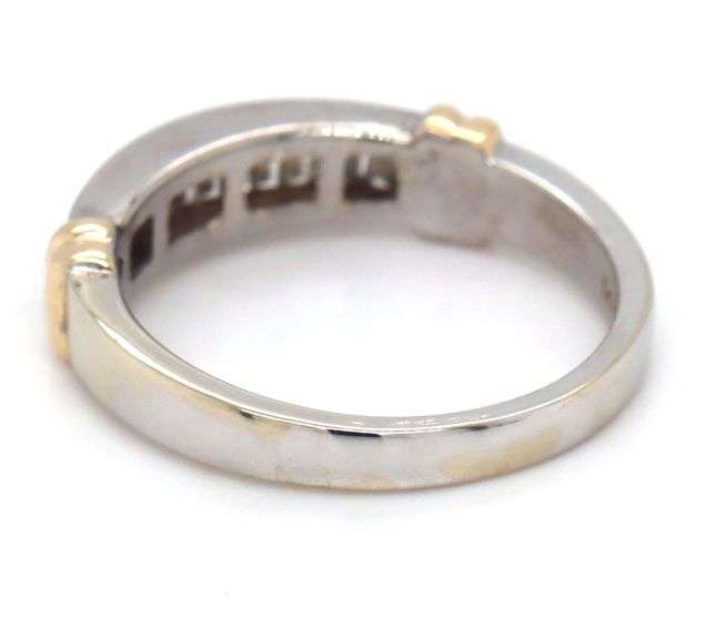 14kt White gold 0.35ctw baguette channel set band