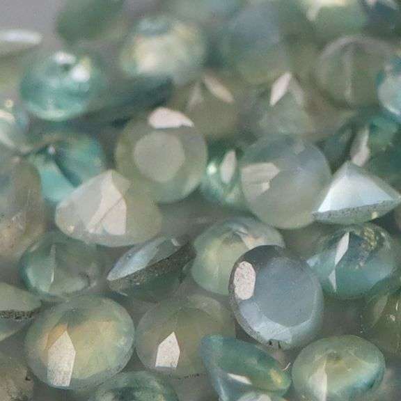 Extremely rare! 1.62ct color change Alexandrite set!