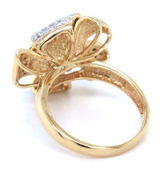 14kt Yellow gold 0.50ctw diamond pave ribbon ring