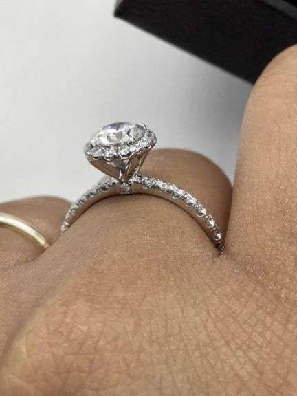 18K White Gold Round Brilliant Cut Lab Diamond Ring
