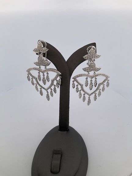CERTIFIED  18K WHITE GOLD DIAMOND EARRINGS