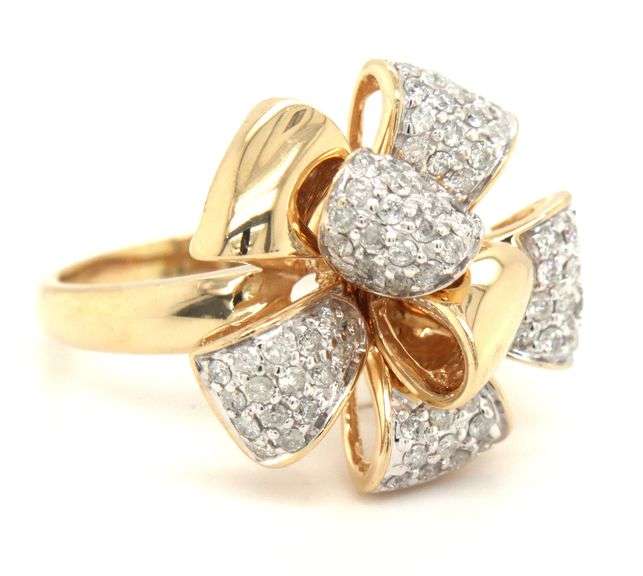 14kt Yellow gold 0.50ctw diamond pave ribbon ring