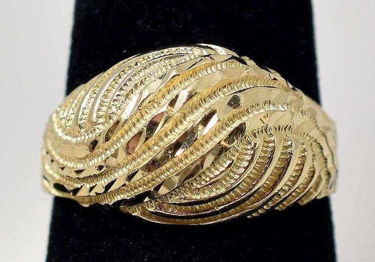 Stylish 14K Yellow Gold Dome Ring