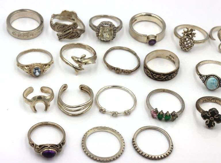 Group lot of Vintage 925 sterling silver rings