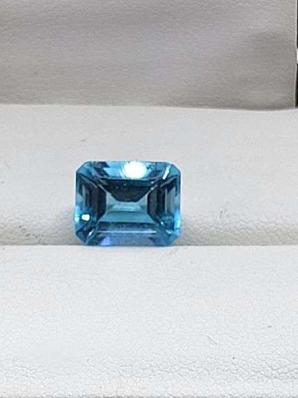 4.0 Carat Blue Sky natural Topaz