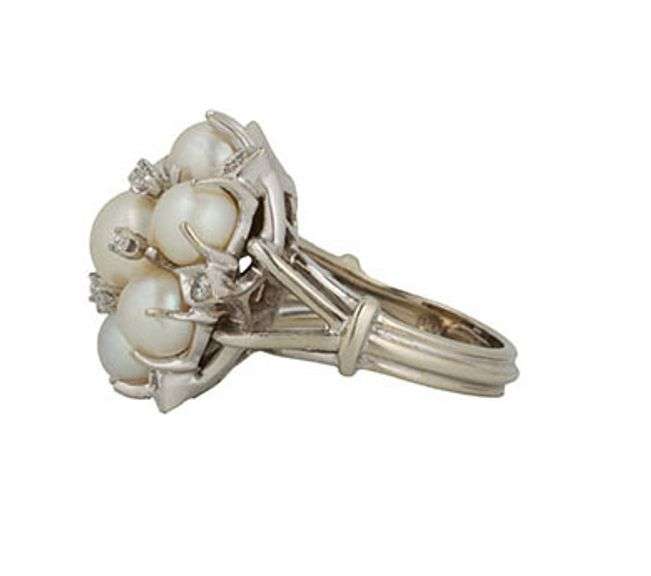 Vintage Pearl and 0.10ctw Diamond Accent Statement Ring in 14K