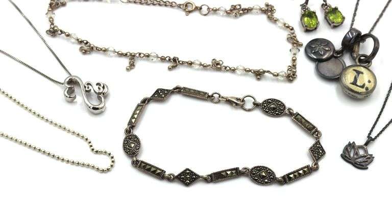 Group lot of Vintage 925 sterling silver mixed jewelry