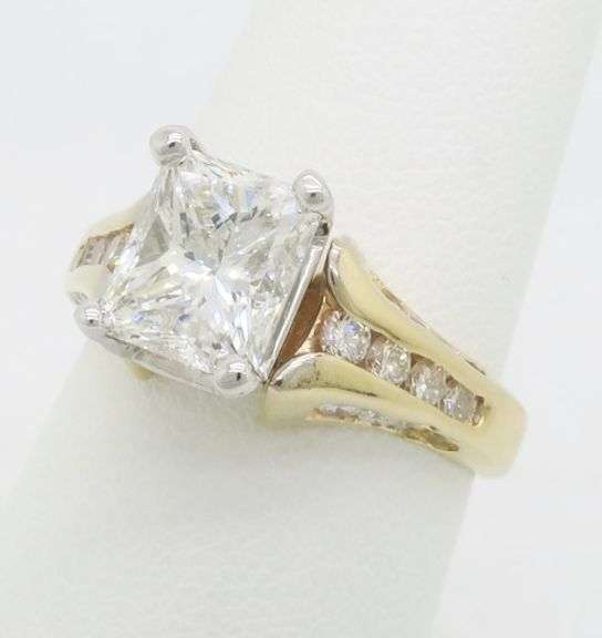 GIA Certified 3.87CTW Earth Mined Diamond Ring
