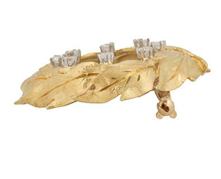 0.30ctw Diamond Leaf Circular Swirl Brooch in 18K