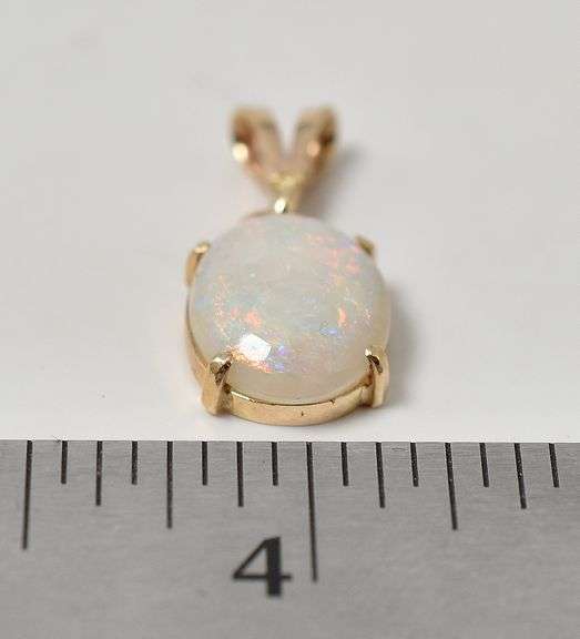 Shining 14K Yellow Gold Opal Gemstone Pendant
