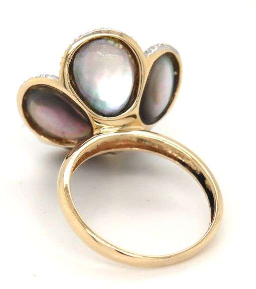14kt Yellow gold grey flower ring with diamond accents