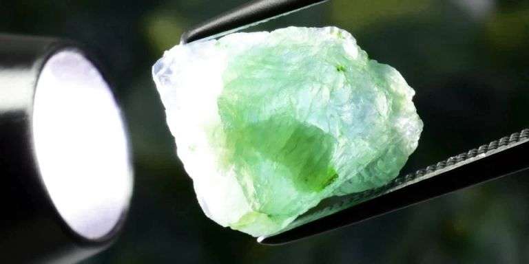 Heavy! 103ct uncut, untreated Grandidierite set!