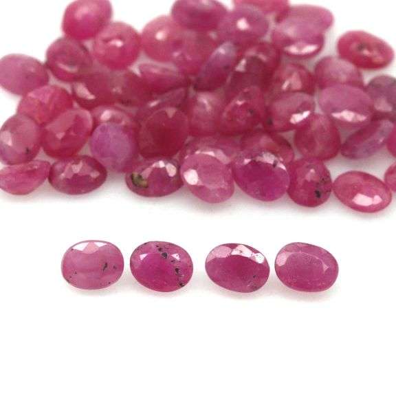 Simply gorgeous 11.89ct reddish pink Ruby set