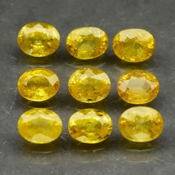 Glowing! 4.84ct set of golden Sapphires!