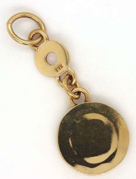 18kt Yellow gold mother of pearl BVlgari style round pendant