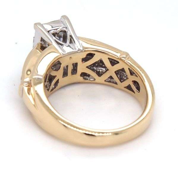 14kt Yellow gold 1.50ctw princess and round brilliant cut invisible set ring
