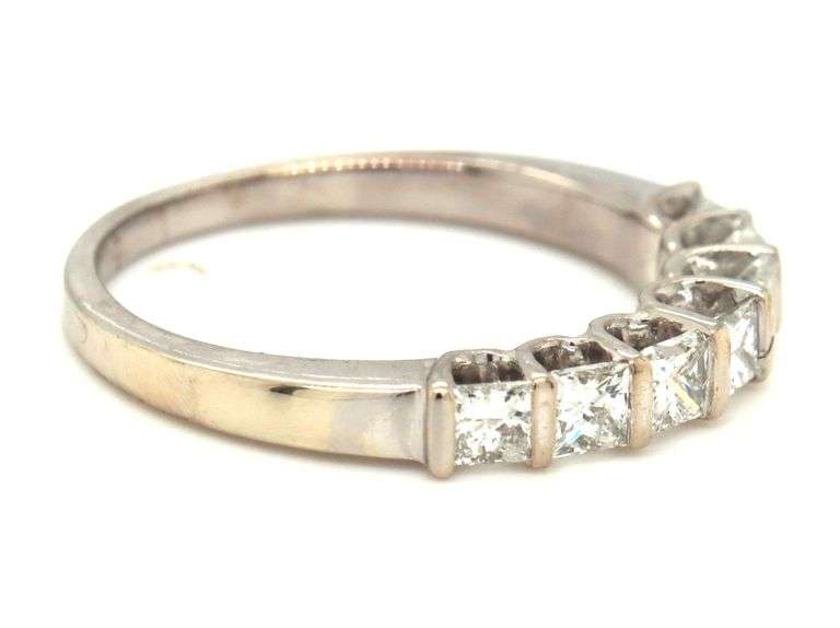 14kt White gold 0.75ctw princess cut diamond band