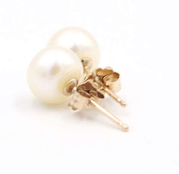 10kt Yellow gold 6.5-7mm pearl stud earrings