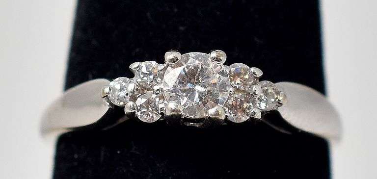 Cute 10k White Gold Cubic Zirconia Gemstone Ring