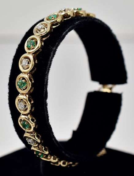Elegant 14K Yellow Gold Emerald  and Diamond Bracelet