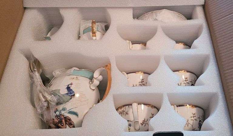 Vintage Bone China Tea Bloom Set
