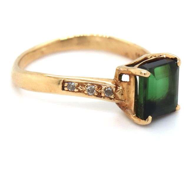 Elegant 14K YG Green Tourmaline Ring