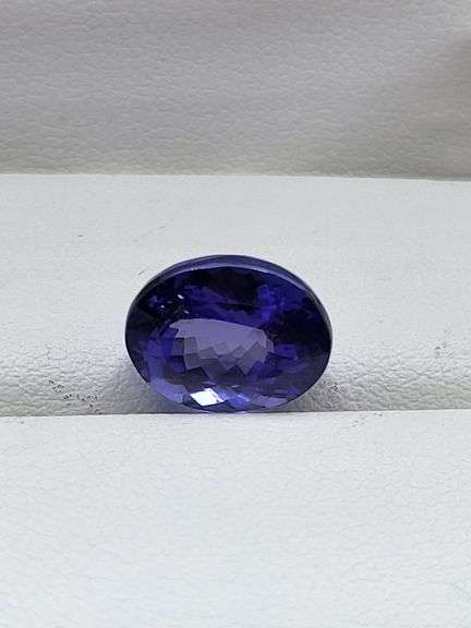 Magnificent 3.4 ctw oval shape Tanzanite