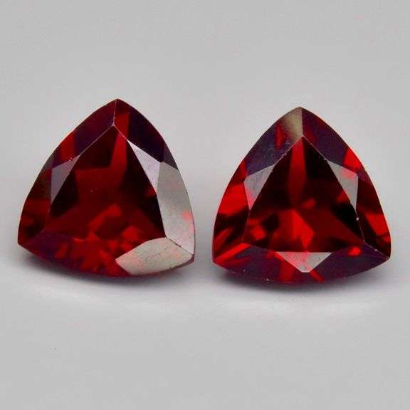 Mozambique red! 5.94ct matched trillion cut Garnet pair!