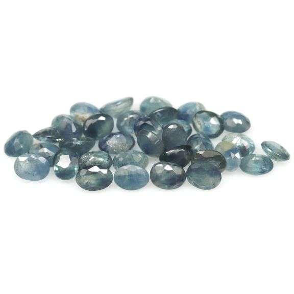 Wonderful color in this 8.43ct natural Sapphire set!