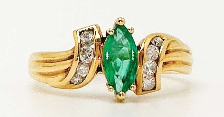 18kt Solid Yellow Gold, Emerald, & Diamond Ring