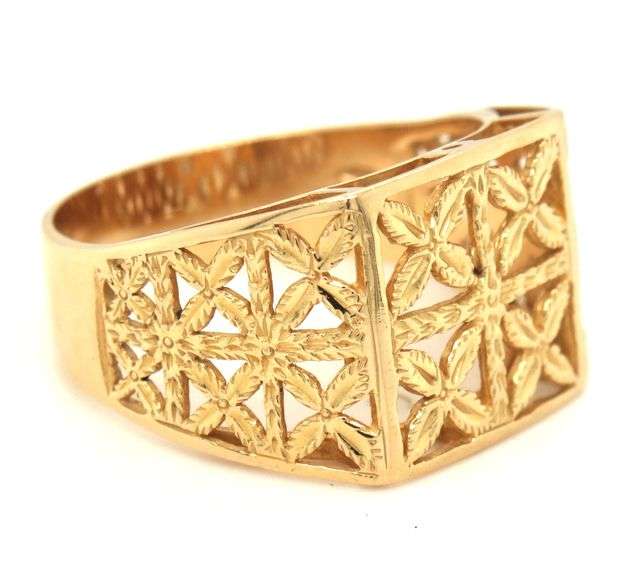 Attractive 18K YG Italian Made Contemporary Ring