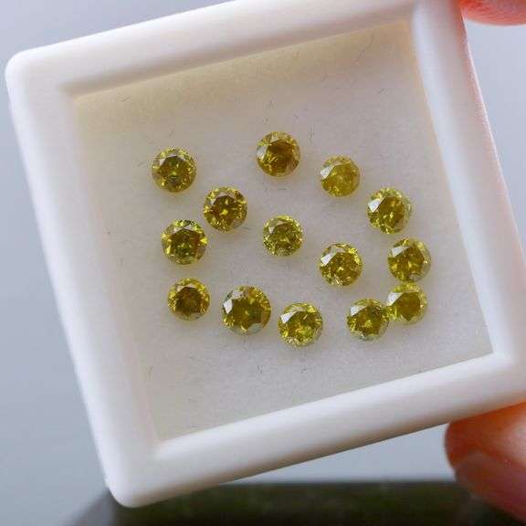 Glittering 1.05ct set of dandelion yellow Diamonds!