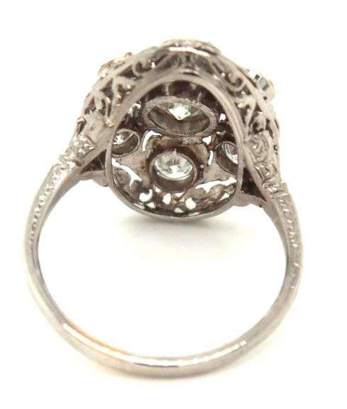 18kt White gold 1.75ctw vintage style diamond ring