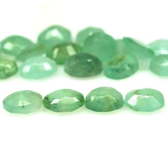 Bright emerald green 7.20ct 20pc Emerald set
