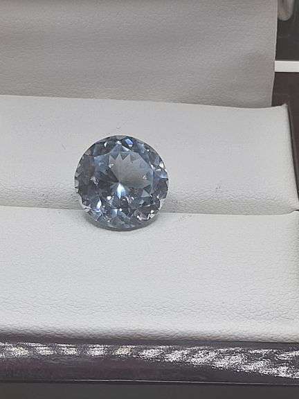 7.5 Carat Blue Sky natural Topaz