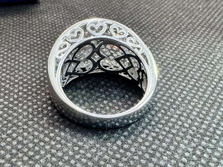 14K White Gold Diamond Cluster Ring