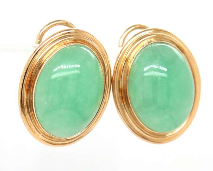 14kt Yellow gold green Jade cab earrings