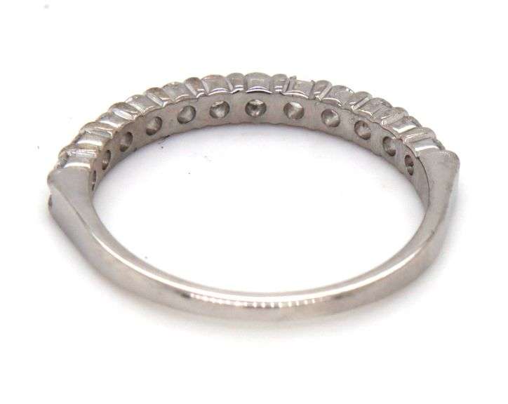14kt White gold shared prong diamond band