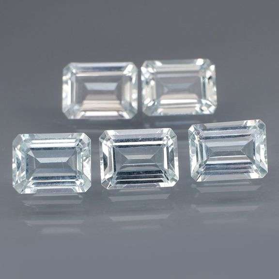 Gorgeous 7.03ct untreated 8x6mm Aquamarine set