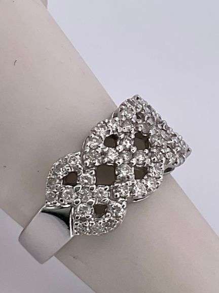 CERTIFIED BRAND NEW 14K WHITE GOLD DIAMOND ENGAGEMENT RING
