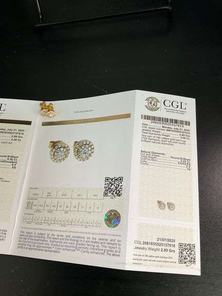 CERTIFIED BRAND NEW 18K YELLOW GOLD DIAMOND STUDS