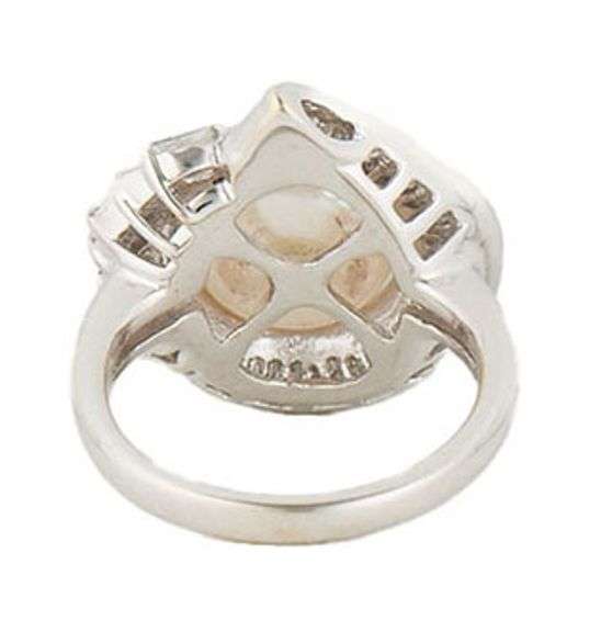 Button Pearl and 0.90ctw Baguette Abstract Frame Ring in 18K