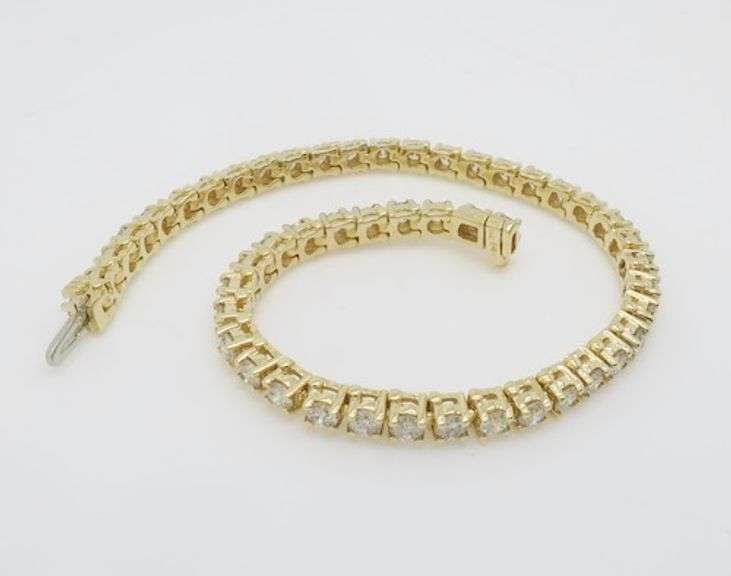 Certified 5.02CTW Earth Mined Diamond Bracelet