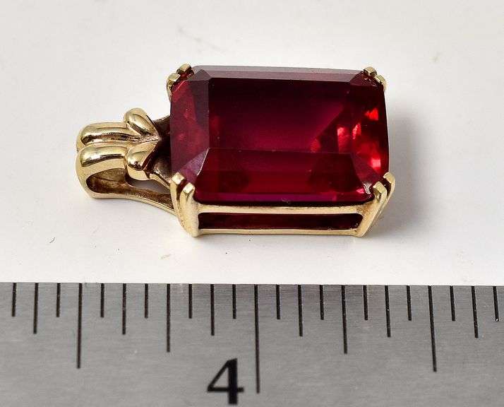 Beautiful 10K Yellow Gold Synthetic Ruby Gemstone Pendant